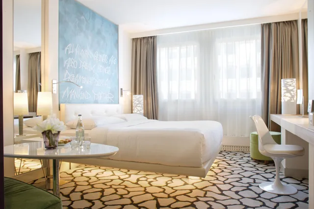 Superior Ro, Hotel N Vy 3/3