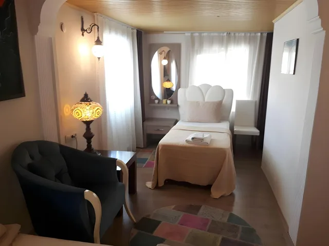 غرفة كومفورت رباعية بإطلالة على الجبل، Alida Hotel 2/3