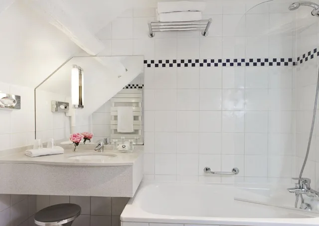 غرفة بسريرين منفصلين، Hotel Le Colisee 7/9