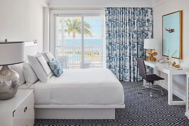 Suite, King Bed, Ocean Front, Sofa, Balcony، Isla Bella Beach Resort 1/4