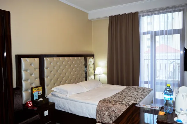 غرفة قياسية بسرير مزدوج أو سريرين منفصلين، Plaza Hotel Bishkek 2/5