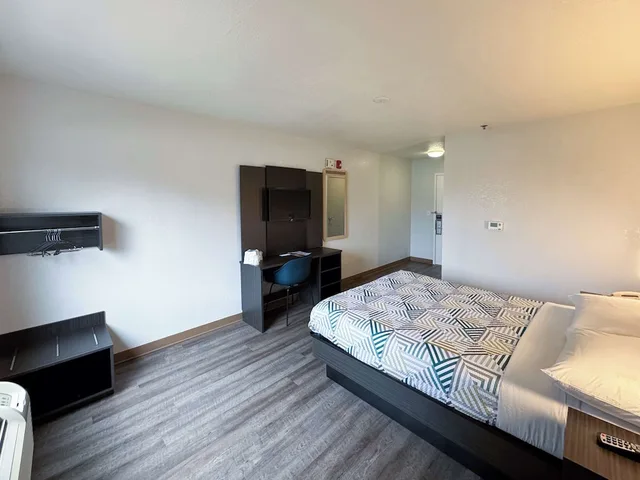 غرفة قياسية بسرير مزدوج لذوي الإعاقة، Motel6 Glenview, IL - Chicago North 5/8