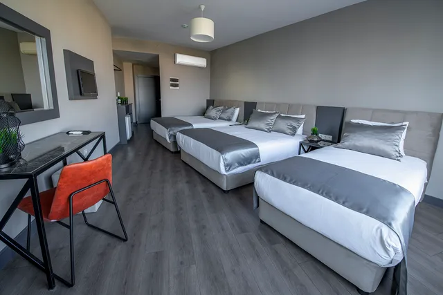 غرفة عائلية بسرير مزدوج، Tourist Hotel Antalya 1/3