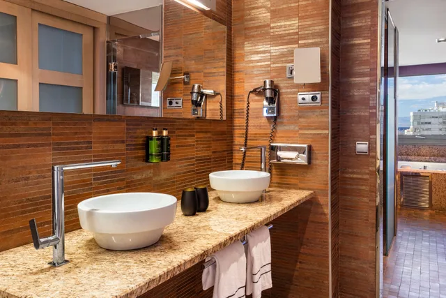 The Level, Junior Suite, Panoramic View, Melia Madrid Princesa Hotel 4/5