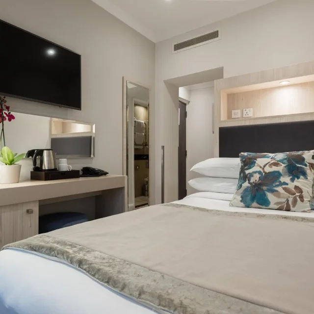 غرفة صغيرة بسرير مزدوج، Blandford Hotel 2/6