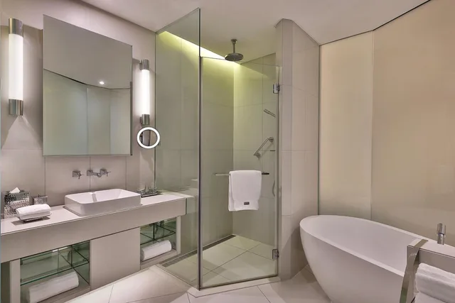 غرفة ديلوكس بسريرين منفصلين، The Westin Hotel Bahrain City Centre 7/8
