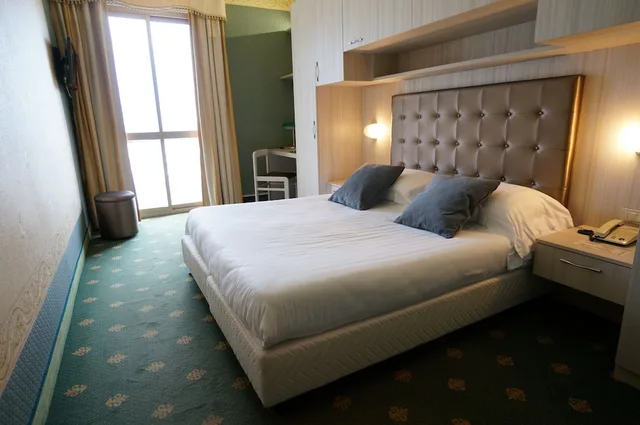 غرفة اقتصادية بسرير مزدوج بإطلالة على البحيرة، HOTEL SPLENDID PALACE 1/1