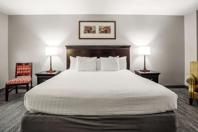 غرفة بسرير كينج مع أريكة لذوي الإعاقة، Country Inn & Suites by Radisson, Ontario at Ontario Mills, CA 3/6