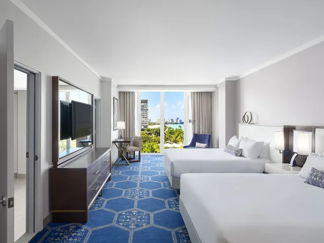 2 Bedrooms, Suite, 1 King and 2 Queen Beds, Partial Ocean View, Parlor، Fairmont El San Juan Hotel 4/6