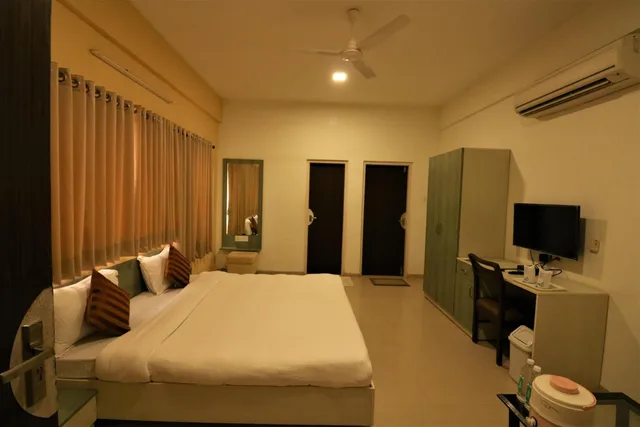Super, Deluxe, Balcony، Goverdhan Greens Resort Dwarka 5/9