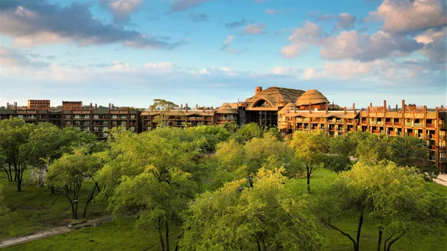 Club, Accessible, Disneys Animal Kingdom Lodge 1/1
