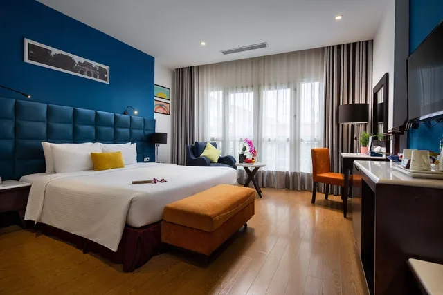 غرفة تنفيذية بسرير كينج بإطلالة على المدينة، Hanoi Brilliant Hotel and Spa 1/4