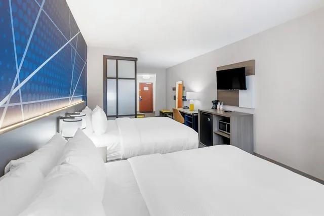جناح بسريرين كوين مع أريكة لذوي الإعاقة، Comfort Suites Pecos 3/7