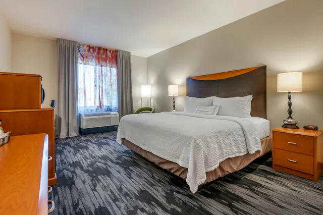 غرفة، Fairfield Inn Suites Holiday Tarpon Springs 1/3
