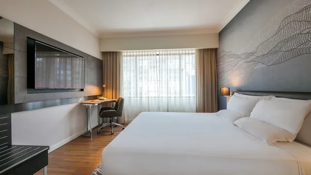 غرفة تنفيذية بسرير كينج، Novotel Kuala Lumpur City Centre 1/10