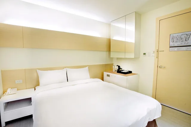 Exquisite, Double Bed, No Window، We Meet Taipei Hotel 2/9