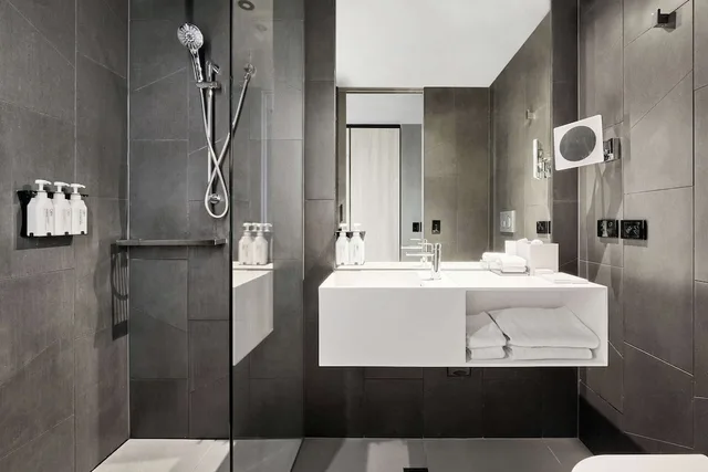 غرفة عائلية بسريرين كوين، Vibe Hotel Melbourne Docklands 4/4