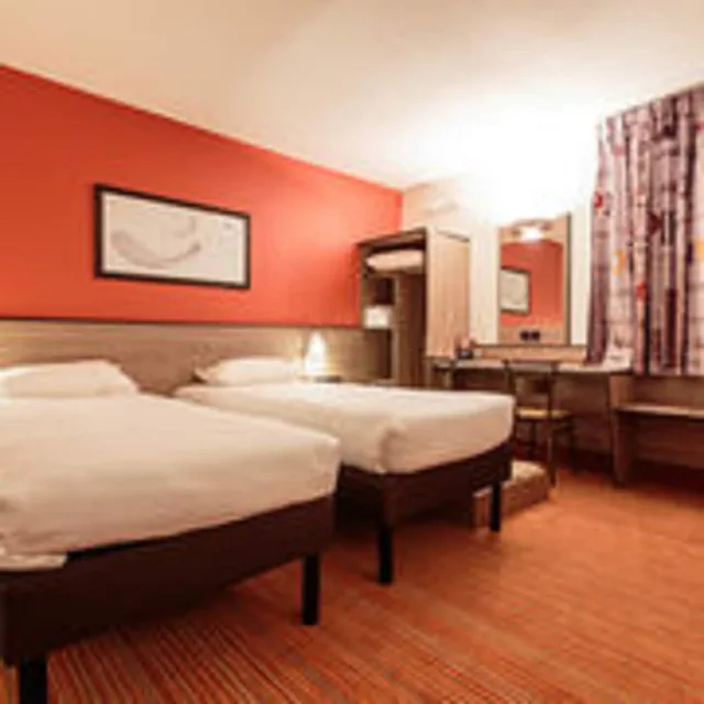 غرفة عائلية بسرير كوين وسرير فردي مع سرير سحّاب إضافي، ACE HOTEL PARIS ROISSY 4/6