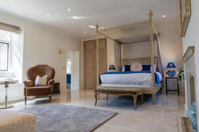 جناح، Weston Manor 6/9