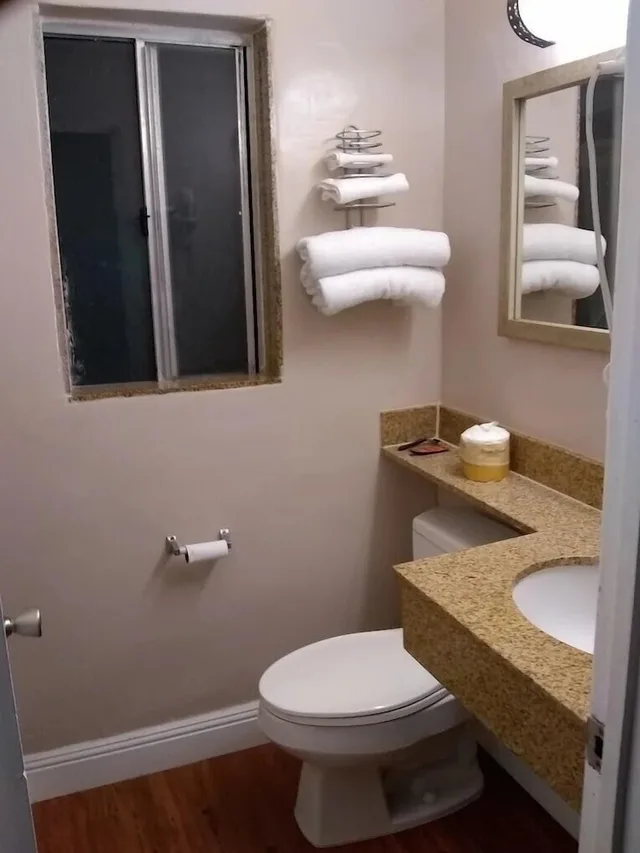 غرفة بسريرين كوين، Om Park Inn and Suites El Cajon near San Diego 7/10