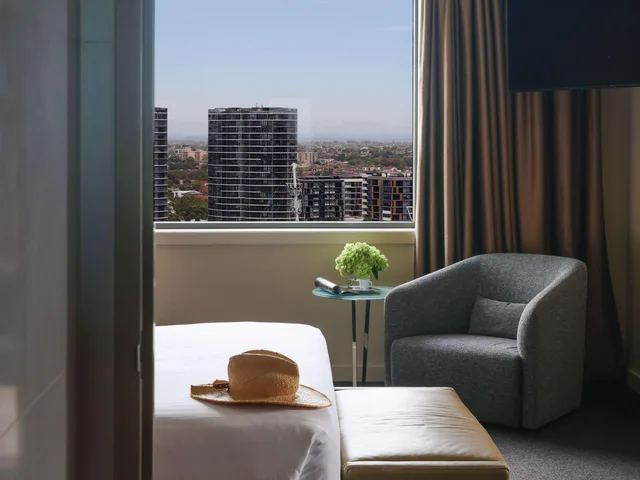 Spa, Executive, Suite, King Bed، Pullman at Sydney Olympic Park 9/10