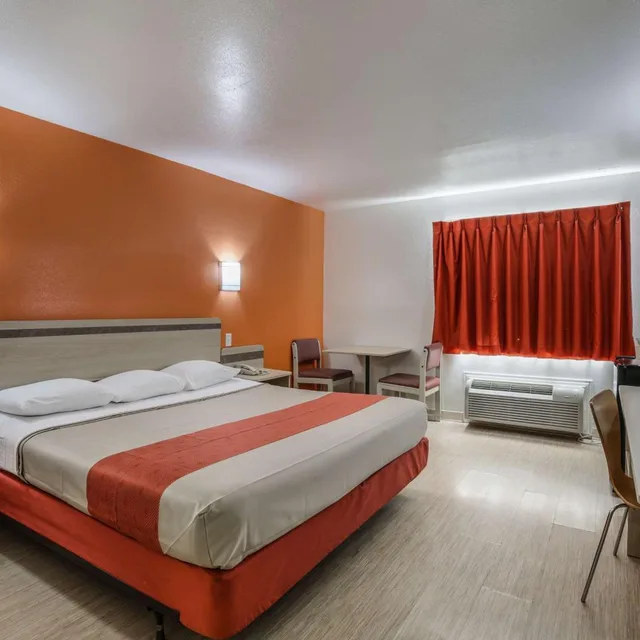 غرفة ديلوكس بسرير كينج، Motel6 Pasadena, TX 2/10