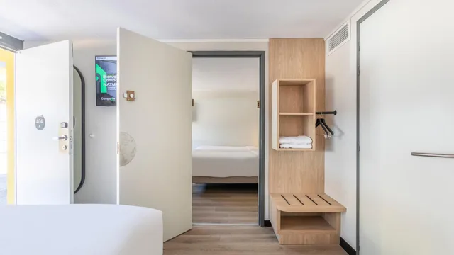 غرفة متصلة قياسية بسرير كوين وسريرين منفصلين، Campanile NATURE - Bordeaux Lac 16/16
