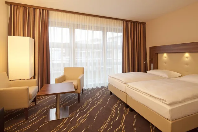 غرفة سوبيريور بسرير كينج، Heikotel - Hotel Am Stadtpark 1/4