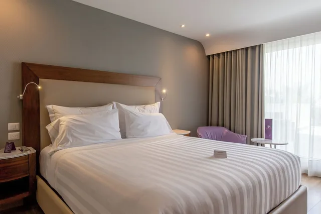 غرفة ديلوكس تنفيذية بسرير كوين، HS HOTSSON Hotel Silao 1/3