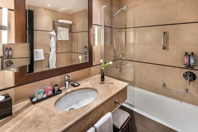 غرفة سوبيريور بسرير كينج، Starhotels Ritz 10/10