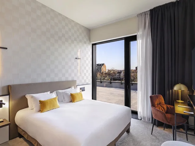 Privilege, King Bed, River View, Terrace, Mercure Namur Hotel 1/6