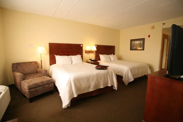 غرفة بسرير مزدوج، SouthShore Hotel on Lake Bemidji, Trademark Coll by Wyndham 2/4