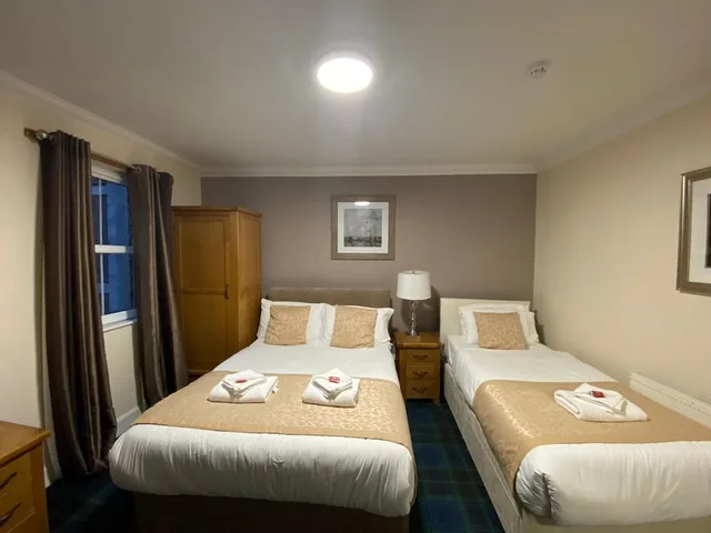 جناح بسرير مزدوج وسرير فردي، Waverley Guest House 1/4