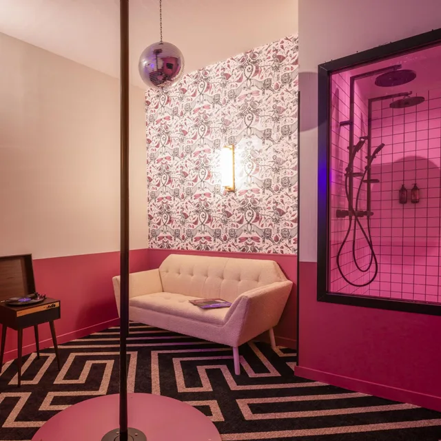 جناح سوبيريور، Labe Hotel 7/7