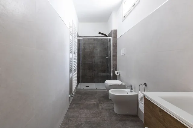 غرفة ثلاثية بسرير كوين وسرير فردي، B&B Vittoria 8/9