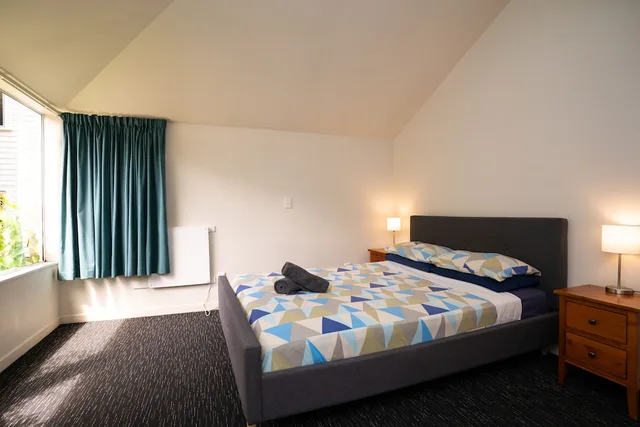 شقة بسرير مزدوج وسريرين منفصلين، Haka House Queenstown 1/5