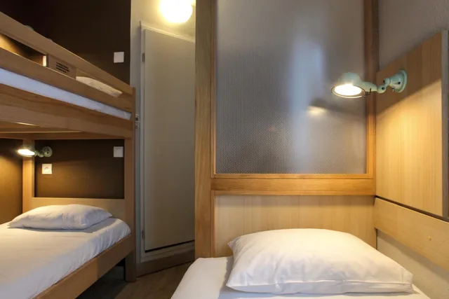 Room, Triple, Single, Bunk Bed، Hotel Reseda Paris Bagnolet 2/5