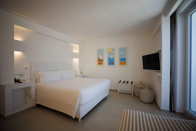جناح بسرير كينج بإطلالة على البحر بشرفة، Pagoda Hotel Residence 3/5