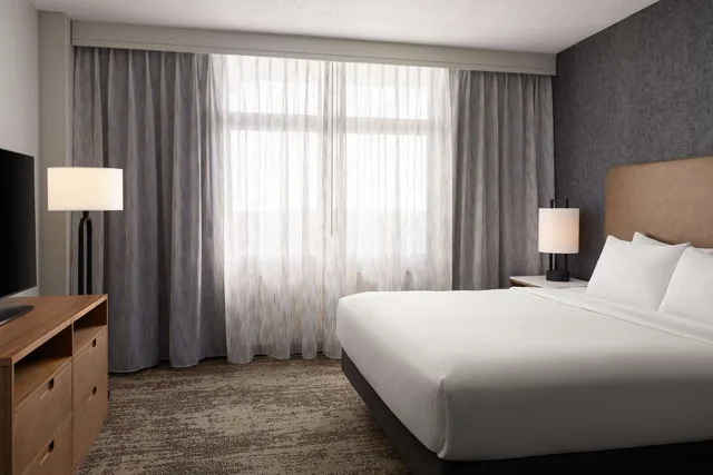 جناح بسرير كينج بغرفة نوم واحدة، Embassy Suites by Hilton at Hot Springs Convention Center 2/3