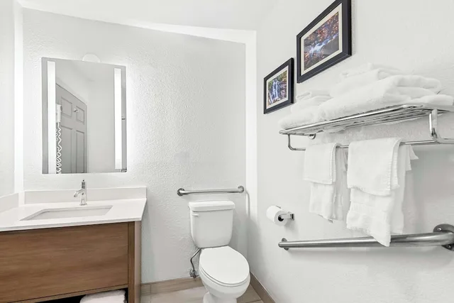 غرفة بسريرين كوين لذوي الإعاقة، Comfort Inn near Great Smoky Mountain National Park 4/5