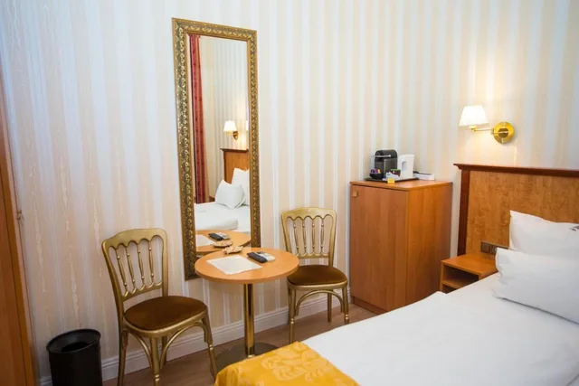 غرفة كلاسيكية بسرير مزدوج، Opera Suites 3/3
