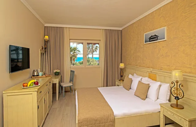 جناح، Alacati Beach Resort 1/1