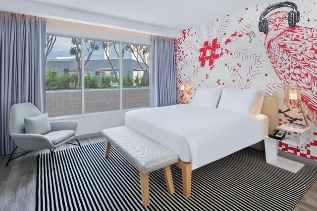 جناح عائلي، Radisson Red Dubai Silicon Oasis 4/8