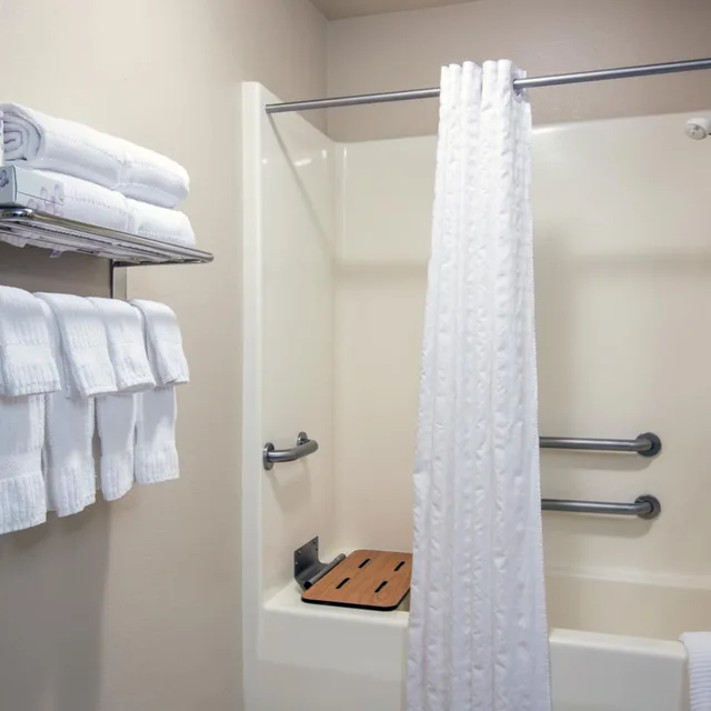 غرفة بسرير كوين لذوي الإعاقة، Candlewoods Suites Lacey 7/7