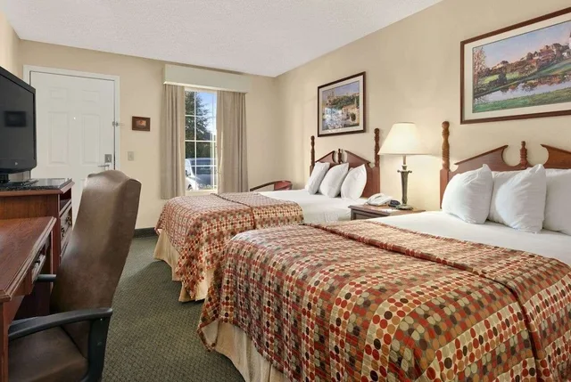 غرفة بسريرين مزدوجين لذوي الإعاقة، Baymont By Wyndham Eufaula 2/5