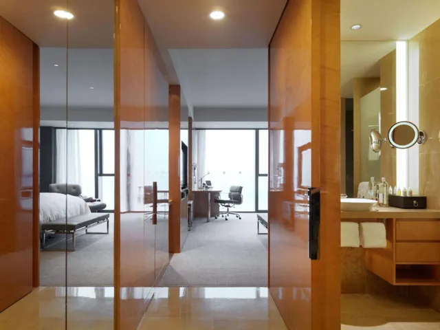 جناح بسرير كينج بإطلالة على النهر بغرفة نوم واحدة، Intercontinental Shanghai Expo Hotel 7/7