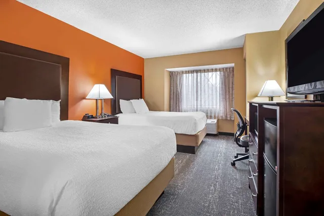 غرفة بسريرين كوين، Best Western The Inn at Sharon/Foxboro 1/2