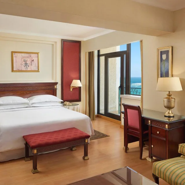 Hospitality, Suite, Queen Bed, Garden View, Balcony, High Floor، Sheraton Montazah Hotel 5/5