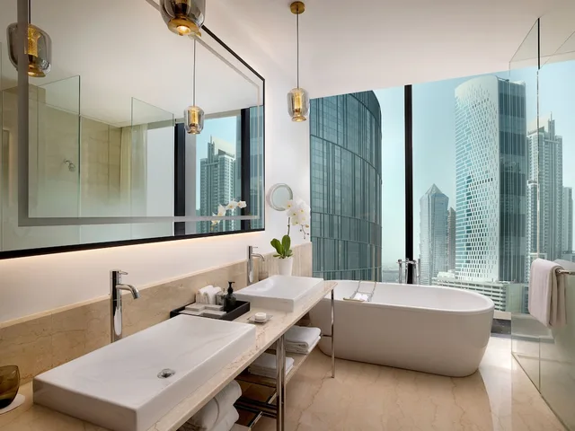 Deluxe, King Bed, Pool View, Anantara Downtown Dubai Hotel 2/2