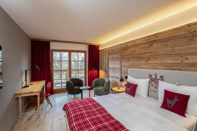غرفة قياسية بسرير كينج، Hotel Kitzhof Mountain Design Resort 1/6